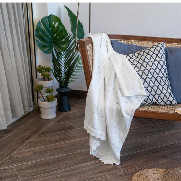 What Pediatrician Say About Using Swaddles and Baby Blankets