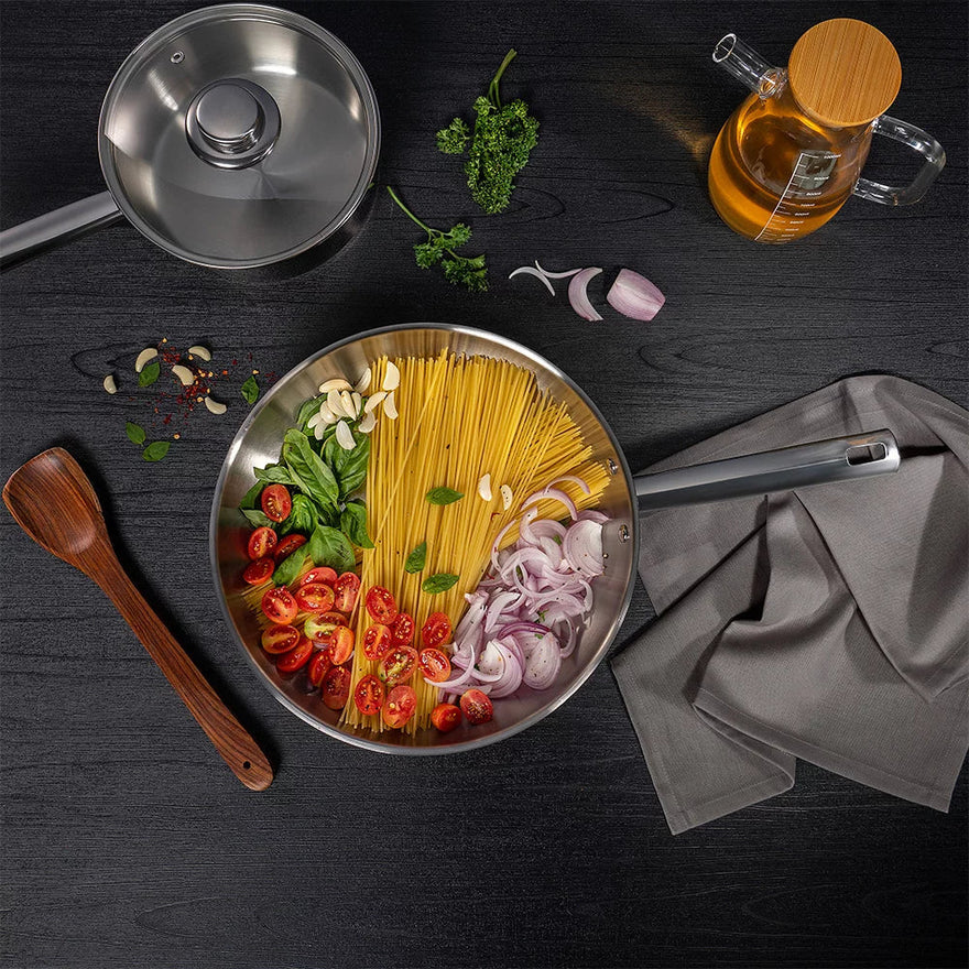 How to Decide Between Non-stick and Stainless Steel Frying Pan?