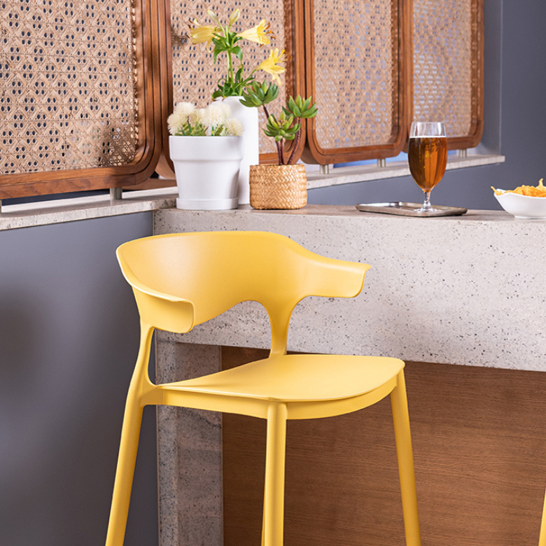 DIY Bar Chair Makeover: Transforming Old Stools into Trendy Seating Solutions