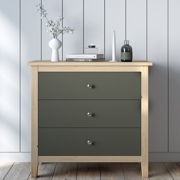 5 Must-Have Features for the Perfect Bedside Table