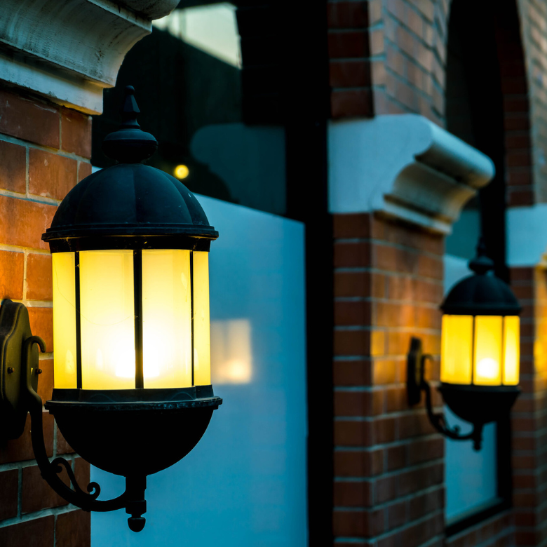 10 Creative Outdoor Wall Light Ideas for Your Home