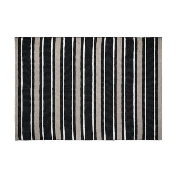Fredi - rug - Front View