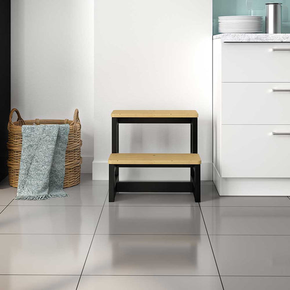 Ugo - step stool - Front View